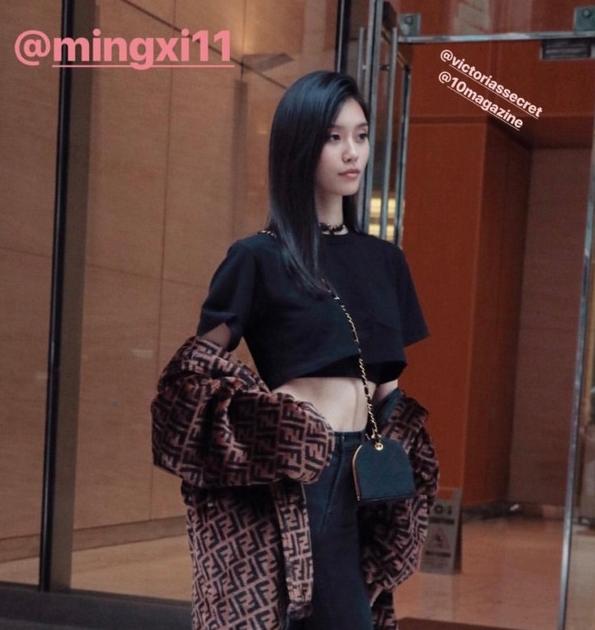 奚梦瑶何穗大表姐的维密秀,奚梦瑶何穗刘雯冬季街拍机场