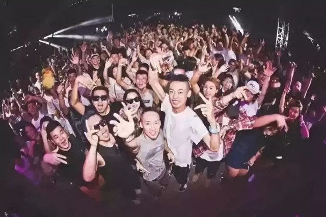 李易峰西安乐华路演,李易峰乐华城