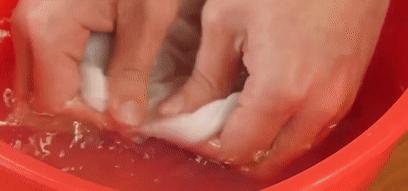 毛衣起球用什么办法可以去掉,毛衣起球不要扔教你一招去除毛球