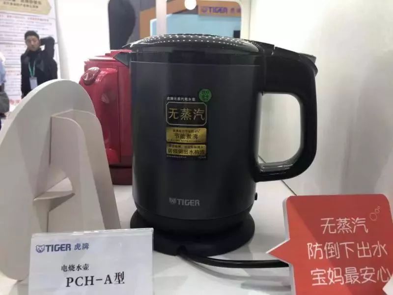 “懒人”料理机、“单身专属”电饭锅……普通观众逛进博会，这些展品值得“轧闹猛”！