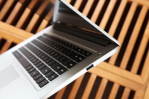 轻薄本电脑玩什么游戏最好,玩游戏选笔记本