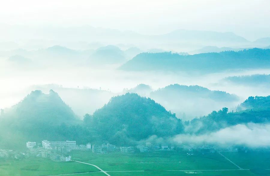 世界这么大我一直在路上,世界这么大我想自己去看看