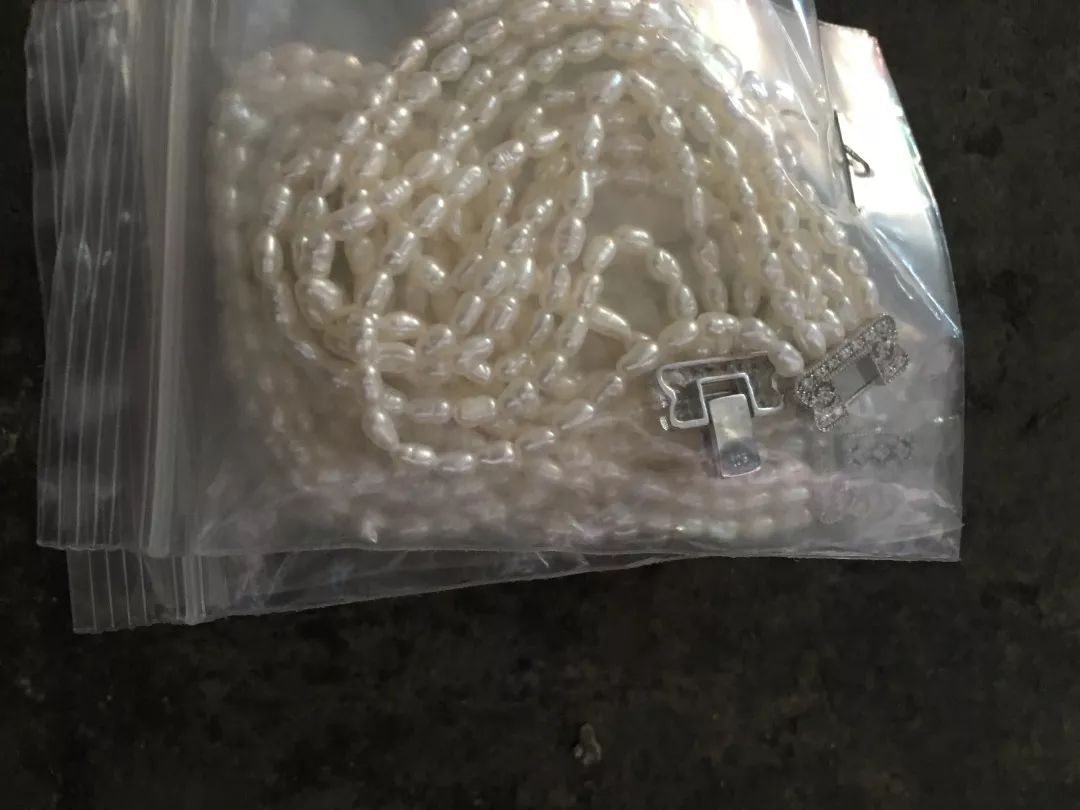 上海海关拍卖小家电、牵引车、发动机、手链等