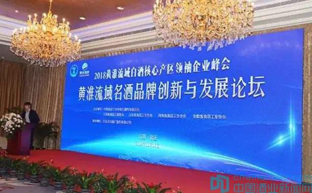 花冠鲁雅香贵宾尊享酒52度,花冠鲁雅香60度17年出厂价格