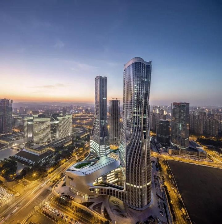 钱塘江畔59层“红酒瓶”上面装了啥？神秘面纱被揭开