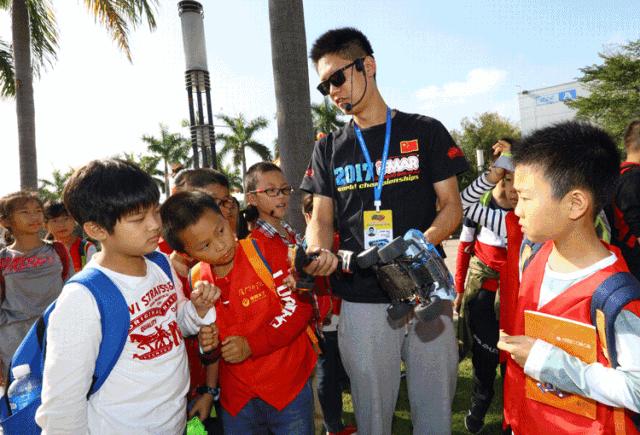 活动小记者,活动回顾小小赛车手