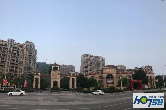 七盘雄踞，择湖而居！坐落于繁荣新城之上的黄金湖区生活板块~