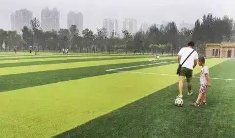 你是正宗的锦州人吗？这几道题都答不上来，就拜出去吹了哈～