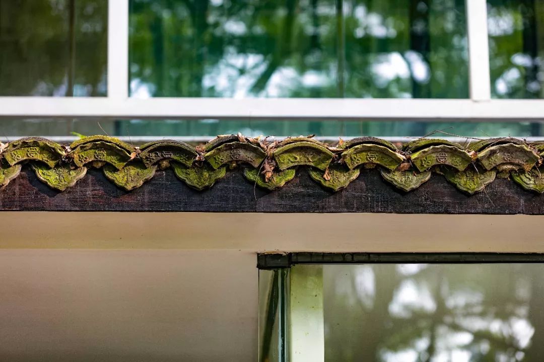 自称“射鸡师”！这个“不太正经”的设计师把酒店开了半个中国，今年终于到杭州了！