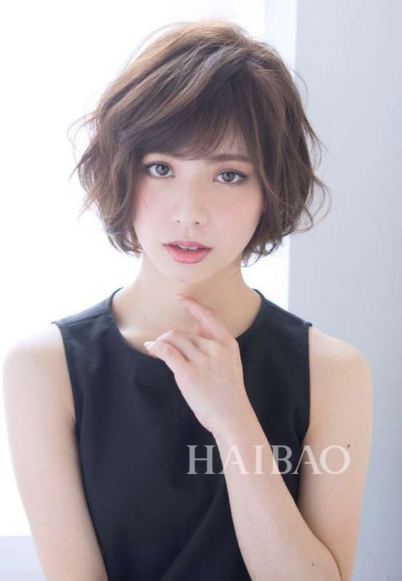 出门几分钟头发塌掉,出门头发就扁塌