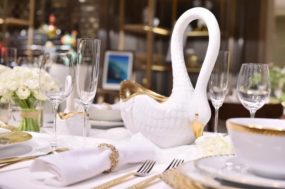 怎么营造浪漫餐桌,怎么布置餐桌有仪式感