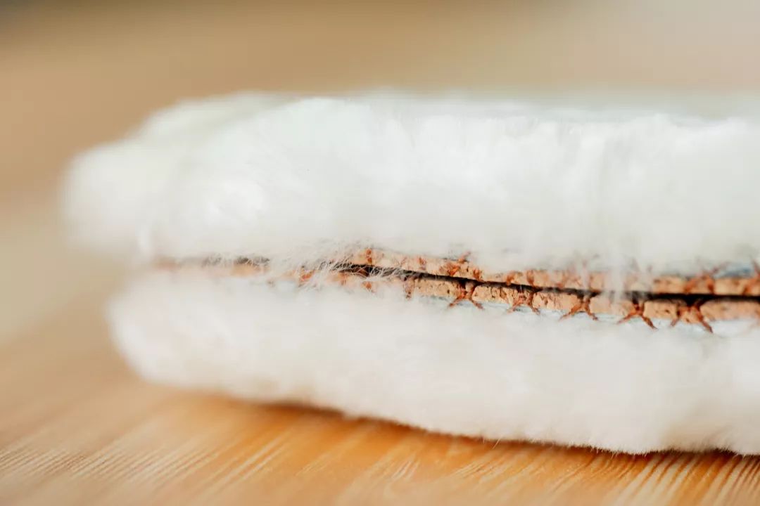 罗马人发明了左右脚的鞋,欧洲人古代用什么做鞋底