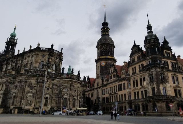 rimowa旅行箱怎么开,rimowa旅行箱用不用箱套