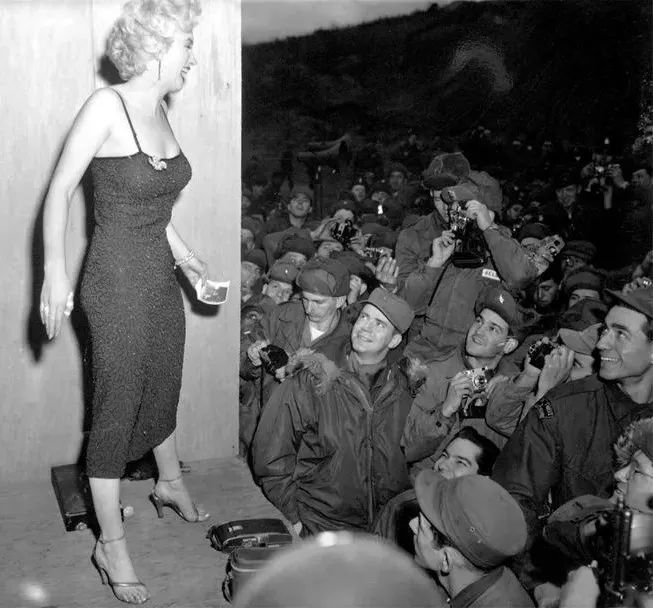 美图怎么把黑白照片变成彩色,手机如何将黑白照片变成彩色