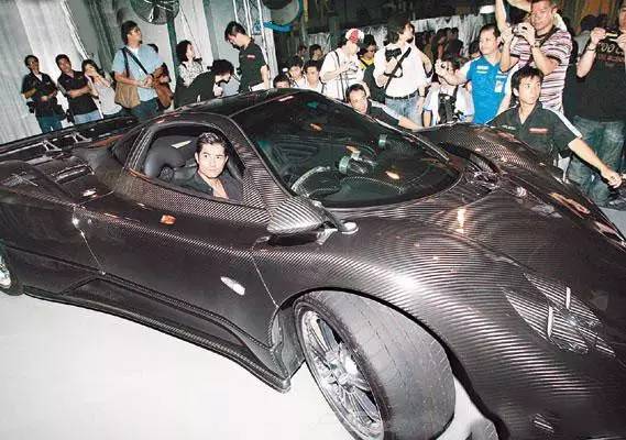 中国第一个奔驰车主,奔驰中国第一位车主叫什么