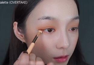 三吉彩花的妆容,可盐可酷可爱可温柔