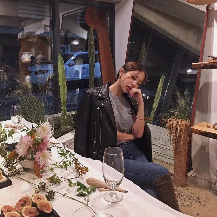 什么？！身高不足165CM的“厌世脸”也能当模特，韩国草根博主Mulbada用她的超高衣品做到了！