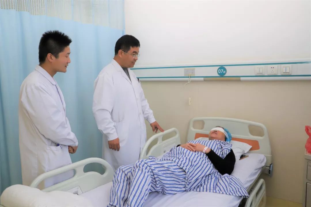 娌冲寳鐪肩鍖婚櫌澶嶆槑鐖卞績宸ョ▼,鐪肩涔夎瘖杩涚ぞ鍖哄厜鏄庤鍔ㄦ殩浜哄績