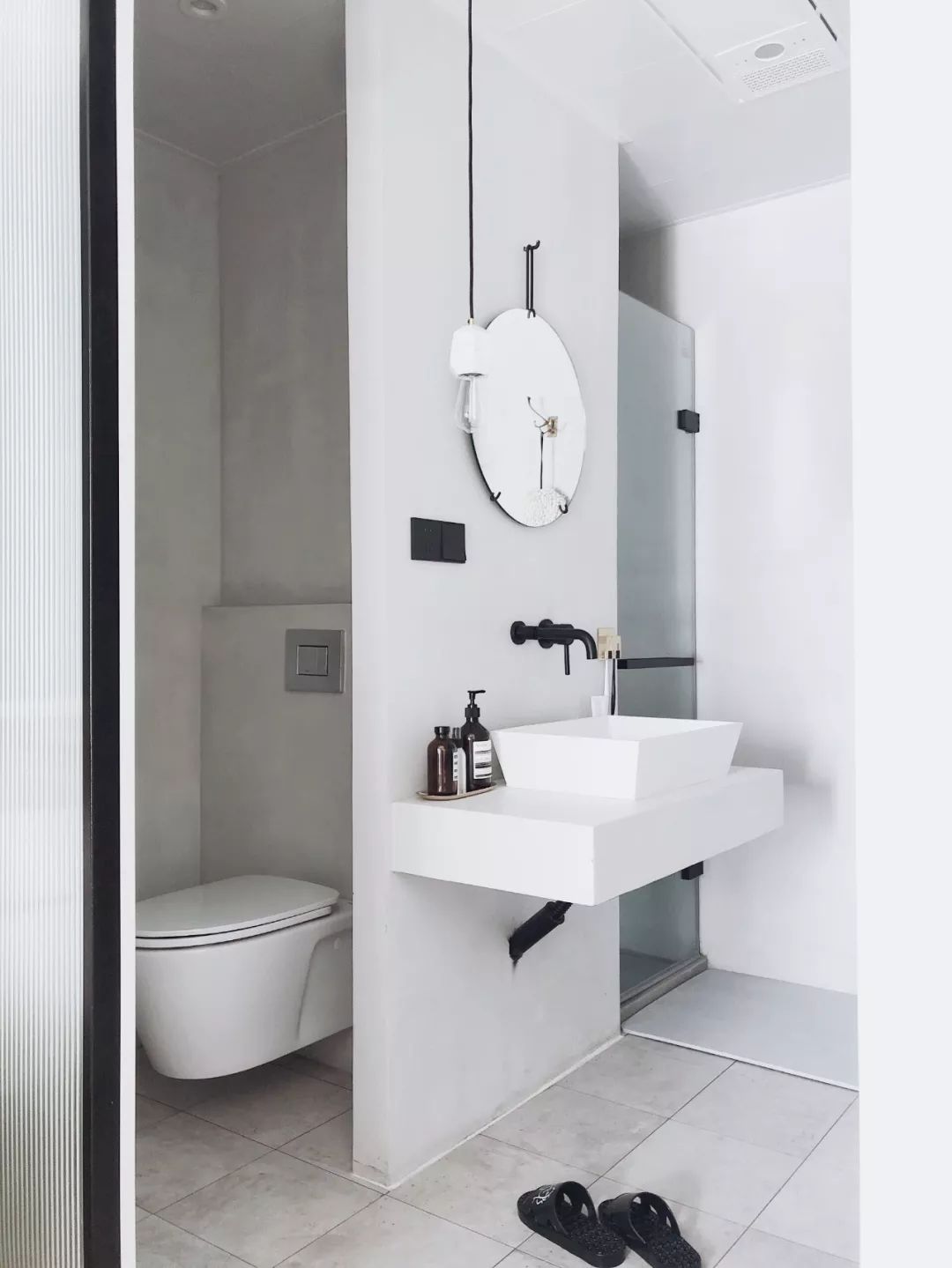 家里乱全怪娃？娃说：你看看别人家的爸妈！生10个孩子也不怕