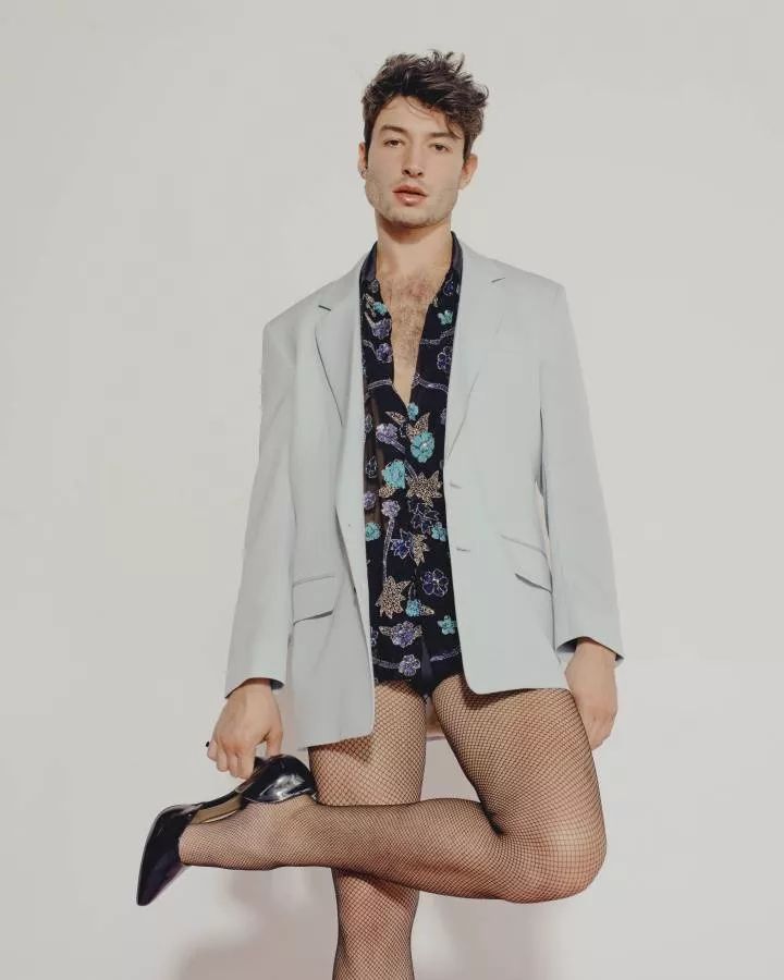 除了登上《Playboy》，“默然者”Ezra还是男女通杀的Fashionicon