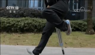 外卖小哥逆行失声痛哭,外卖小哥送外卖泪目