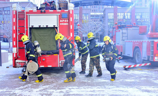 消防大型城市综合体实战演练,新疆消防救火演练