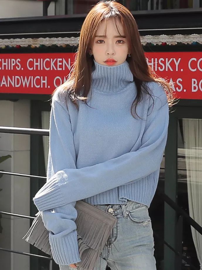 别再穿黑色了，这个颜色今年超流行，百搭时髦还显白显气质