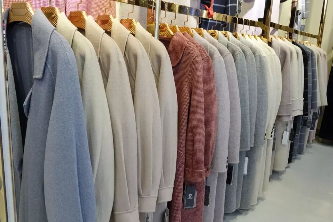 羊绒披肩围巾99元,桑蚕丝围巾199元