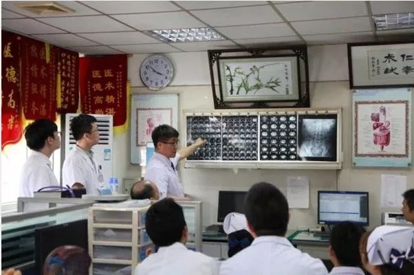 2018“广东好医生”有东莞的这位“结石王”，他建了个博物馆，珍藏了2300+份人体结石！