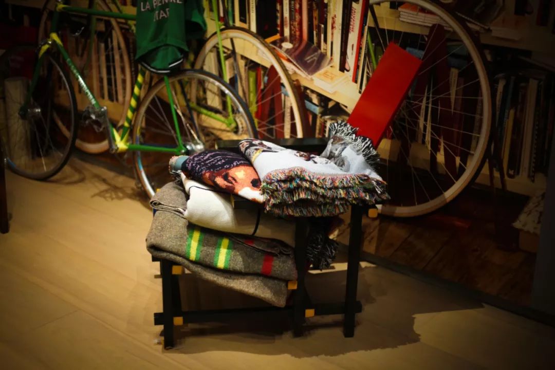 年末审美觉醒｜除了粉红墙、彩虹墙，关于PaulSmith的9个故事