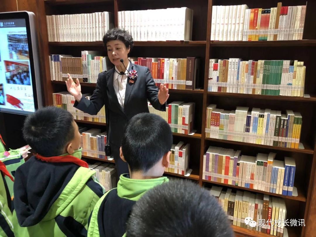 走进马克思书房,《走进马克思》