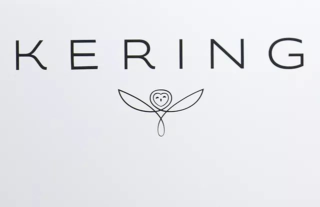 代购的冬天来了，新电商法即将实施；加拿大鹅内地首家店暂缓开业logo被遮；刘雯跌出全球收入最高前十名模