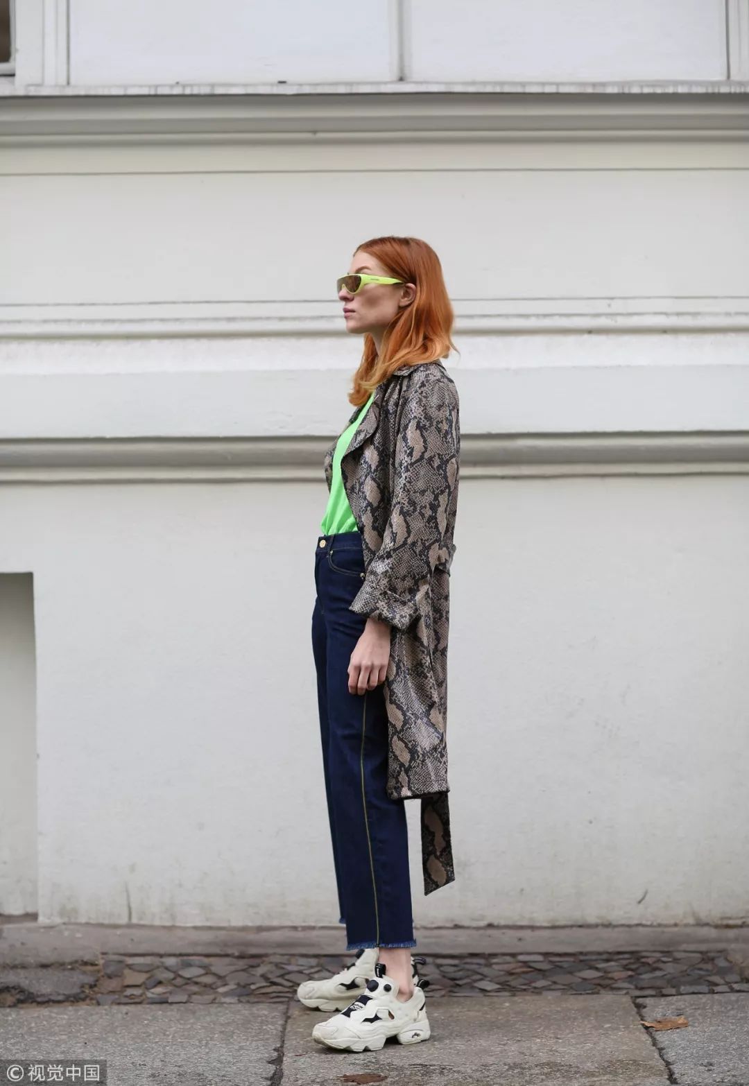 长大衣运动鞋,每次穿长大衣身高不够高跟鞋来凑