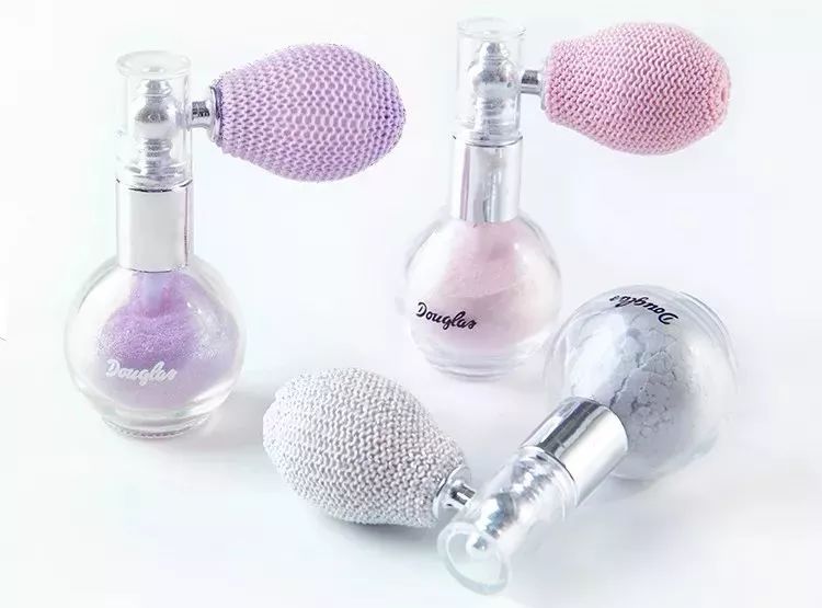 十级美颜都掩盖不住憔悴的面容,十级美颜也遮不住我的熊猫眼