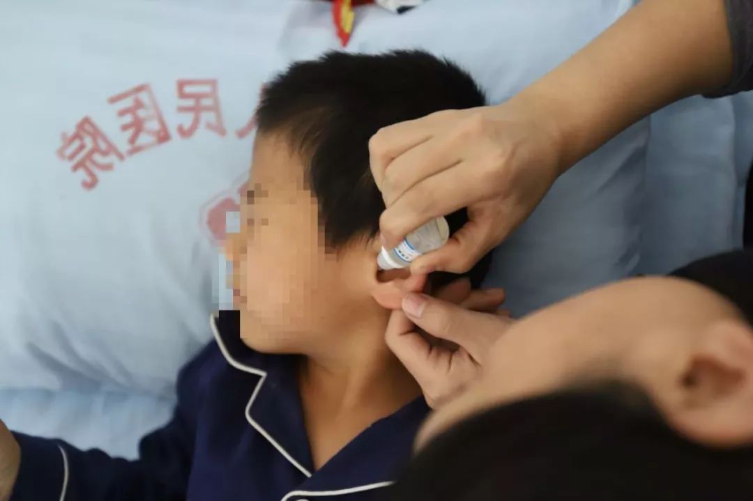 心疼小孩被烫伤,心疼孩子被烫