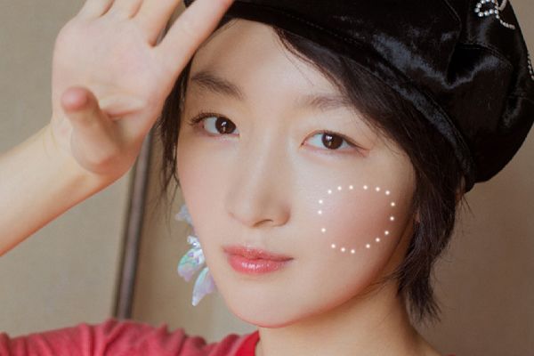 玄彬跨美妆届！“挂彩腮红”好美