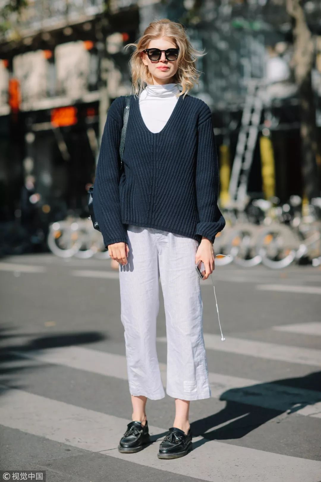 v领毛衣显脖子长吗,v领毛衣和圆领毛衣哪个显脸小