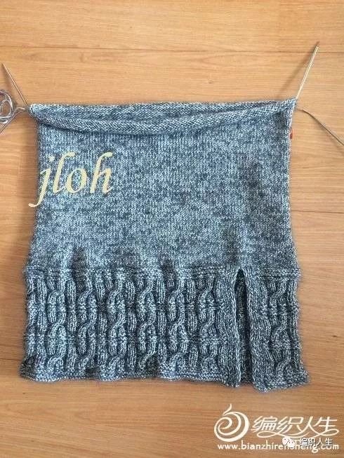 开叉直筒塌肩连衣裙+棒针小炫包，自己编织穿起来最大牌！