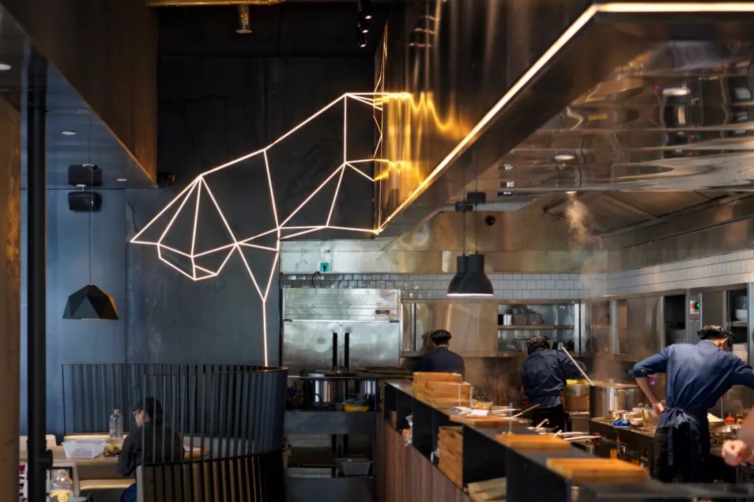 开一家餐厅月入13万,这家自助餐厅靠一招月入十几万