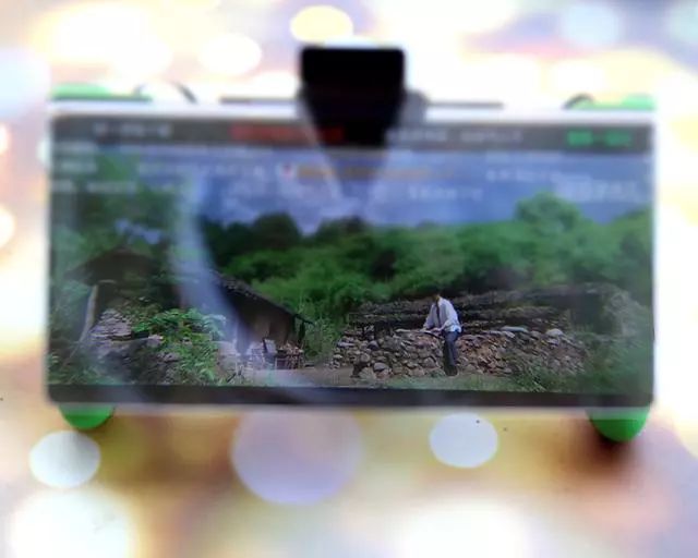 隐藏再深也能被发现？千幻手游放大器让你轻松吃鸡