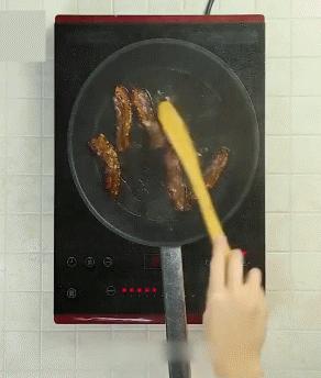 洗发水瓶不要扔，剪两刀放进洗碗池，解决千家万户的*麻大**烦！