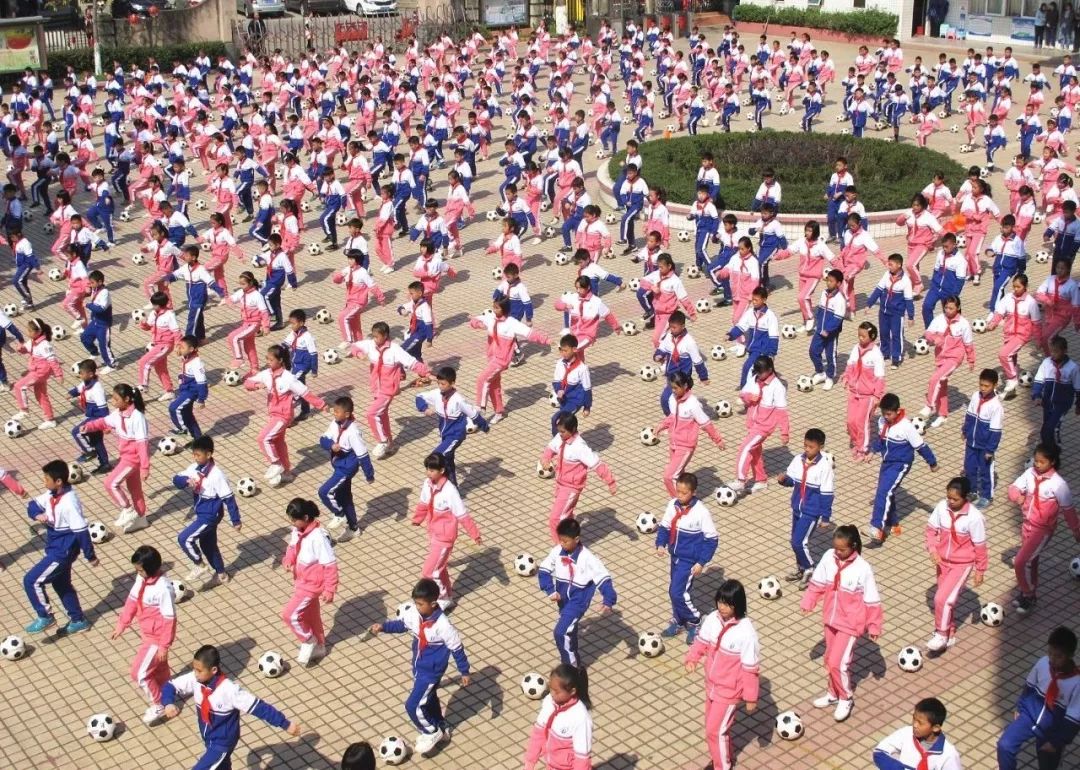 这可能是叠滘踢足球最犀利的小学！95岁“高龄”，宝刀未老！