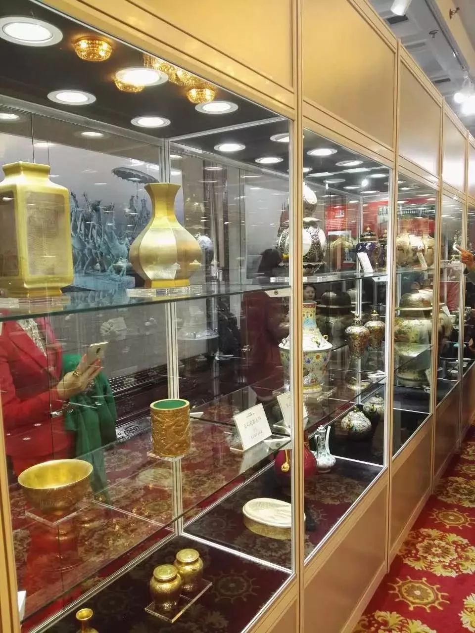 专家遇到患者,专家对民藏的看法