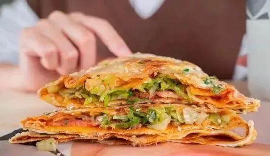 27岁*疆新**“煎饼先生”白手起家，入选福布斯30岁以下精英榜