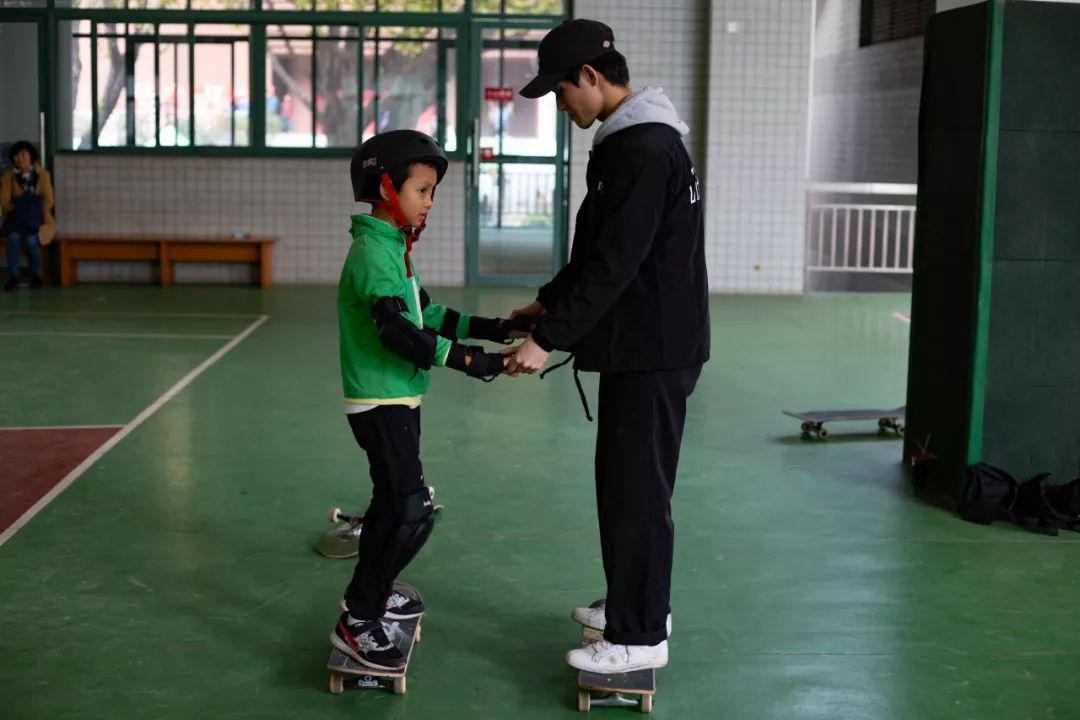 新年的第一天，沸点滑板进驻了深圳中学「今朝有九」游园会！