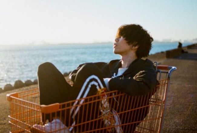 这首神曲背后的男人，其实是个孤独而闪耀的天才