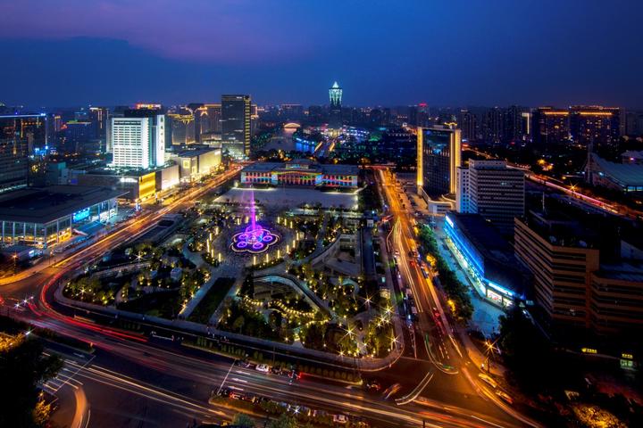 如何发挥区域优势打造产业集群,城市核心竞争力怎么增强