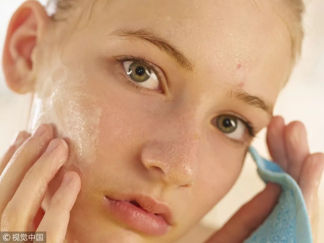 皮肤反复长闭口是什么原因,闭口痘痘反复长是什么原因