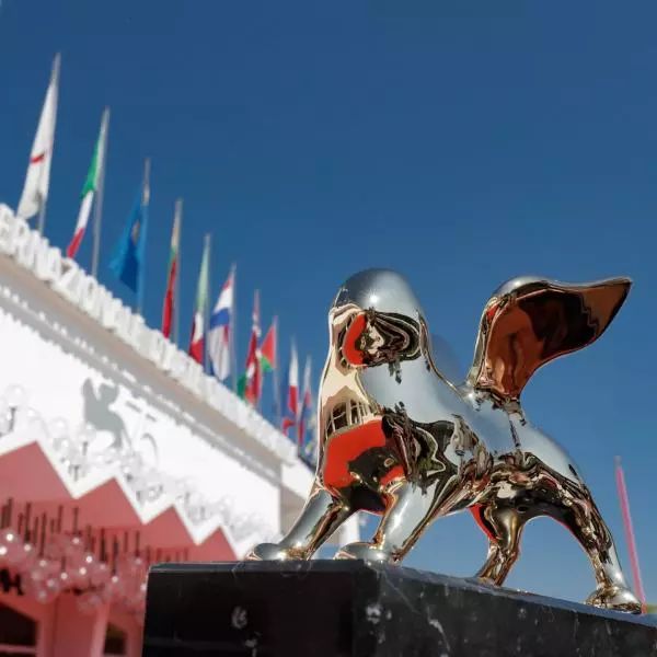 带上这份专属观展攻略向魔都出发,2019年旅行打卡