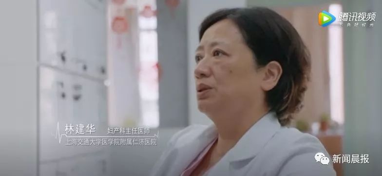 年轻妈妈生三胞胎崩溃,年轻妈妈拼死产子